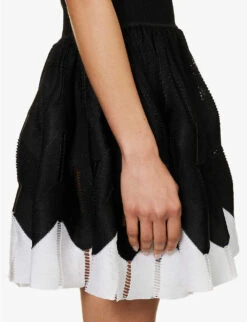 ALAIA Scalloped-trim Pleated-skirt Stretch-woven Mini Dress -Whistles Closet Shop R04076418 NOIRBLANC ALT04