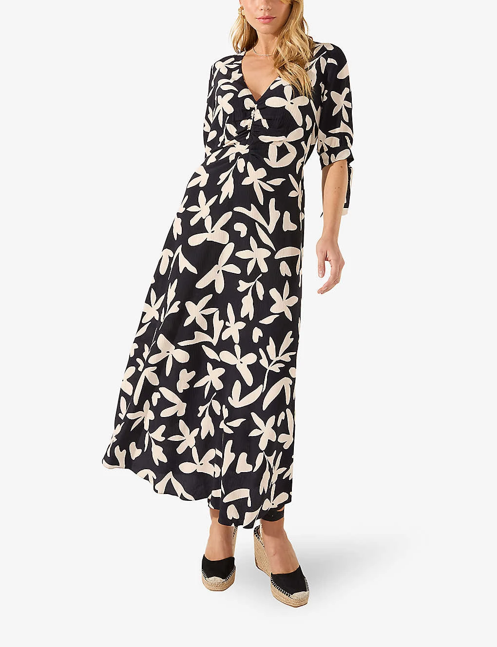 Leaf-print Keyhole-detail Woven Midi Dress 2 Leaf-print Keyhole-detail Woven Midi Dress - Image 2